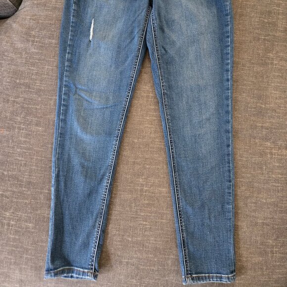 Democracy Size 8 Skinny Jeans Medium Wash Light Distress Stretch - Picture 2 of 4